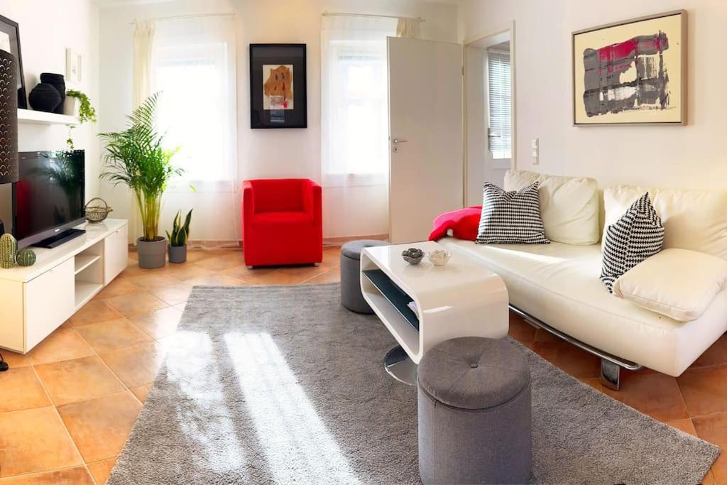 Kuenstler Ferienwohnung Am Weilburger Schloss, Marktplatz 9 Buitenkant foto