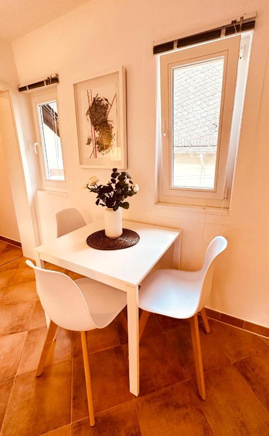 Kuenstler Ferienwohnung Am Weilburger Schloss, Marktplatz 9 Buitenkant foto